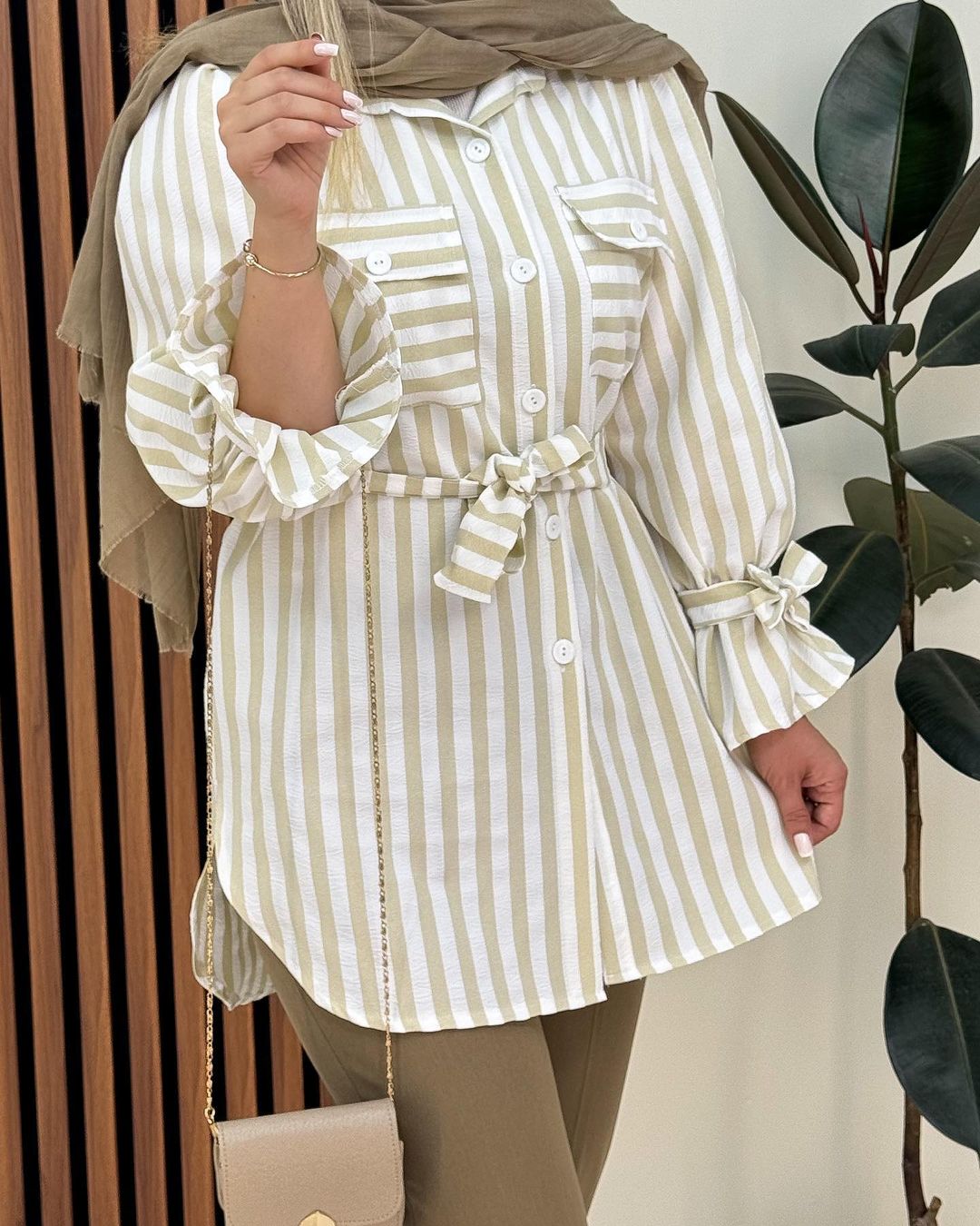 فری سایز مناسب 38تا48 📏راهنمای سایز👇👇👇 دورسینه116cm_دورباسن 120_دوربازو48cm_قدآستین56cm_قدجلو 80cm_قد پشت 86cm